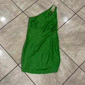 One strap shoulder green dress